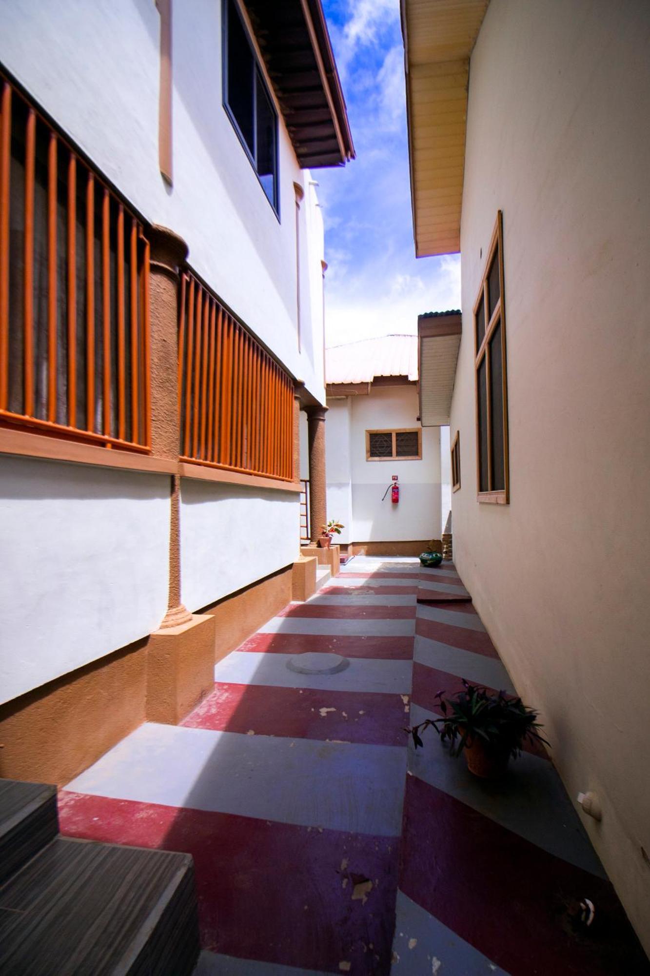 Indigo Cottage And Apartment Kumasi Exterior photo